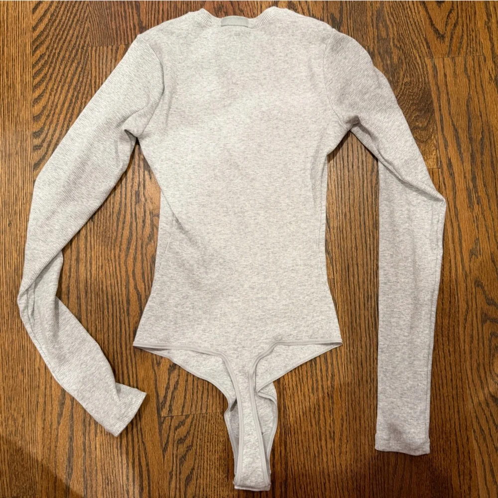 Skims Gray Body Suit - Picture 6 of 6